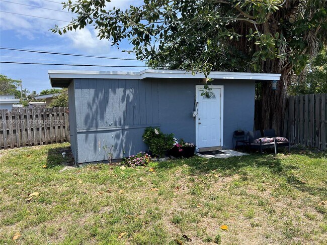 Building Photo - 1885 NE 53rd St