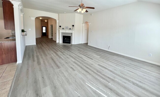 Building Photo - 128 Emerald Loch Ln