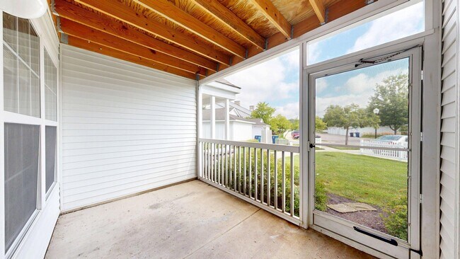 Building Photo - 2790 S Knightsbridge Cir