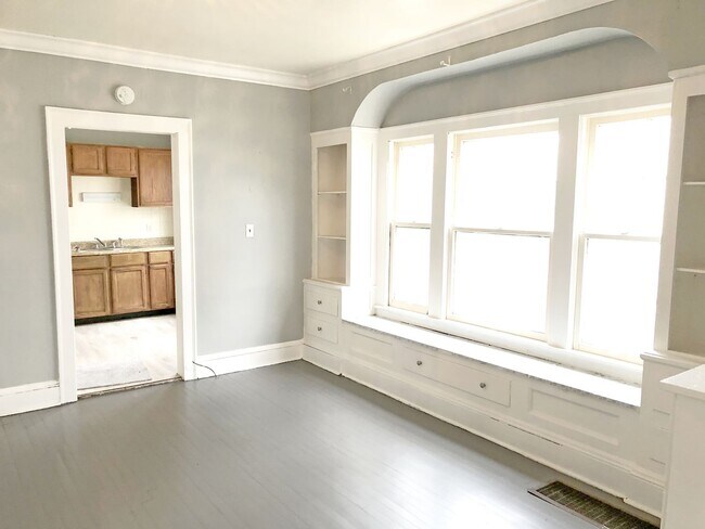 Building Photo - 3584 E 151st St
