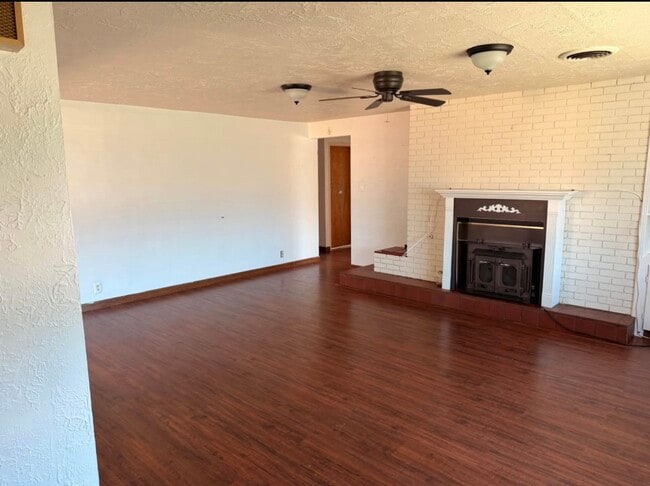 Building Photo - 113 Stull Ct