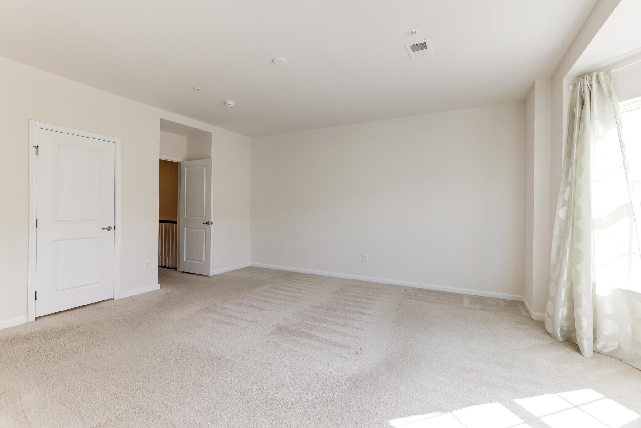 Building Photo - 13643 Air and Space Museum Pky