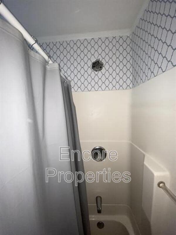 Building Photo - 402 Shaw St