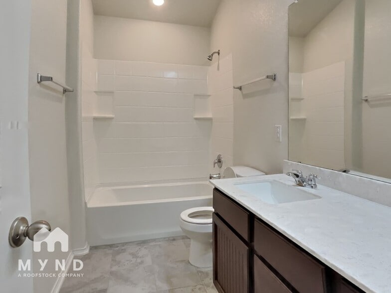 Building Photo - 17310 Headstock Rd