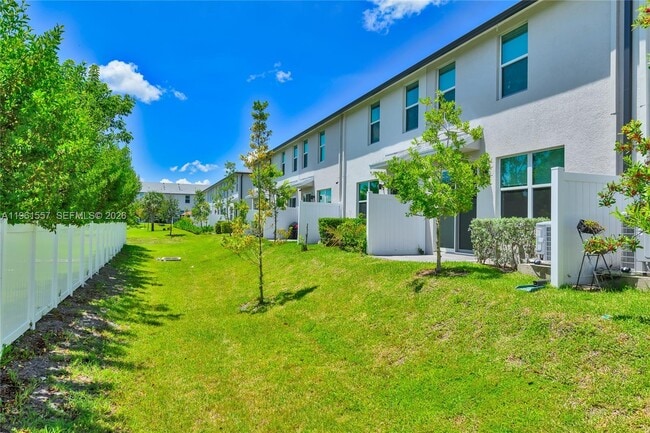 Building Photo - 3506 Joshua Tree St