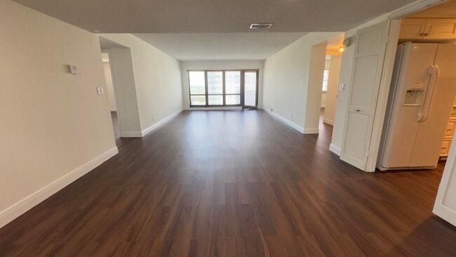 Building Photo - 5100 N Ocean Blvd