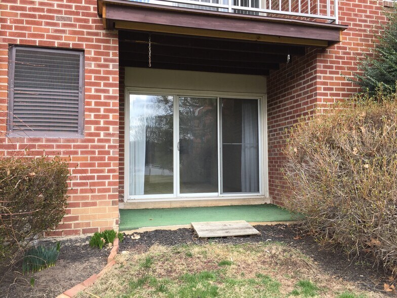 Building Photo - 342 Drummers Ln