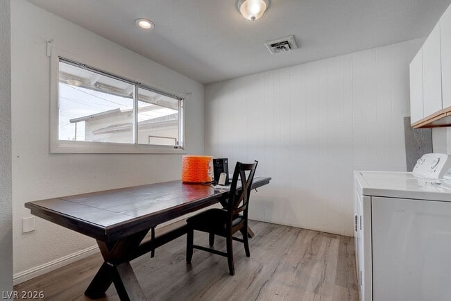 Building Photo - 1489 Santa Anita Dr