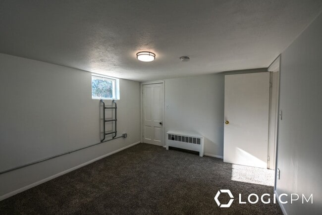 Building Photo - Newly Remodeled Home in Excellent Location!