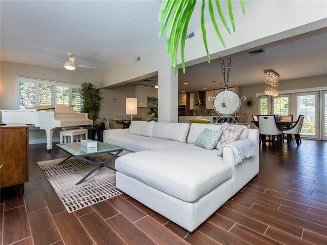 Building Photo - 2319 NE 16th Ave