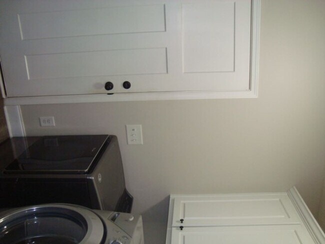 Building Photo - Home in Phenix City available to rent 10/2...