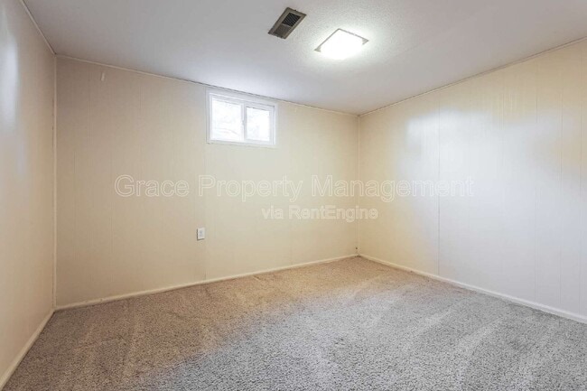 Building Photo - 7033 S Cherry St