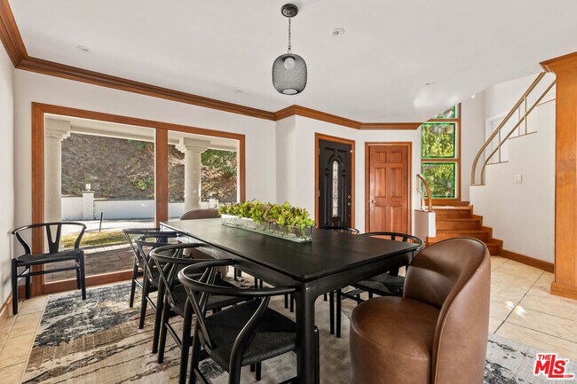 Building Photo - 3200 Oakley Dr