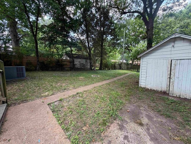 Building Photo - 757 S Goodlett St