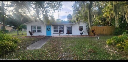 Building Photo - 321 Sagamore St
