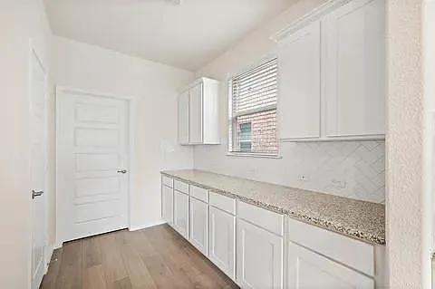 Building Photo - 1532 Bennington Ln