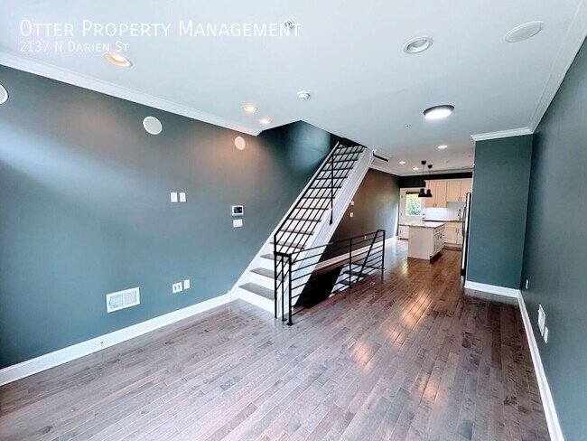 Building Photo - 2137 N Darien St