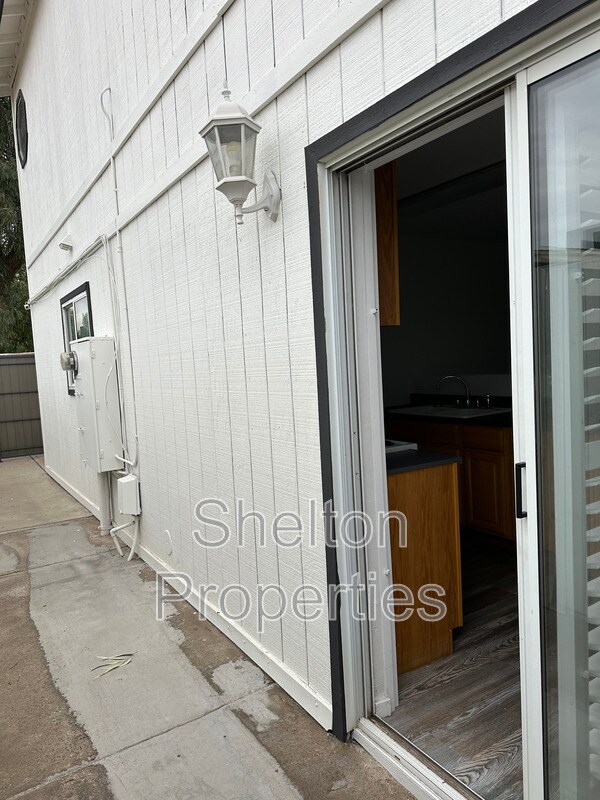 Building Photo - 3629 E Kings Ave