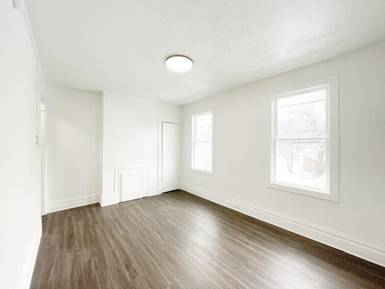 Building Photo - 709-711 Industry St