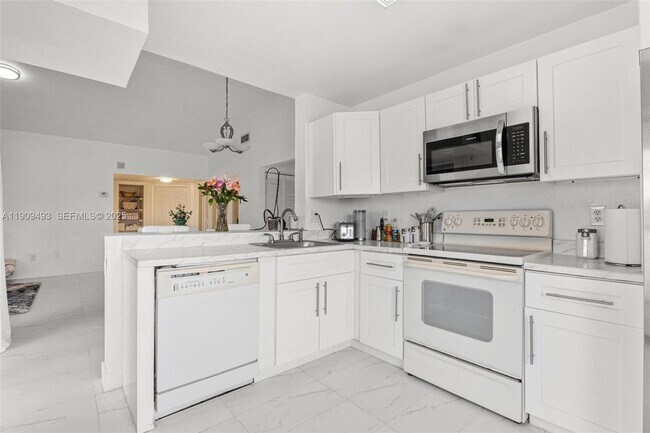 Building Photo - 1211 S Independence Dr