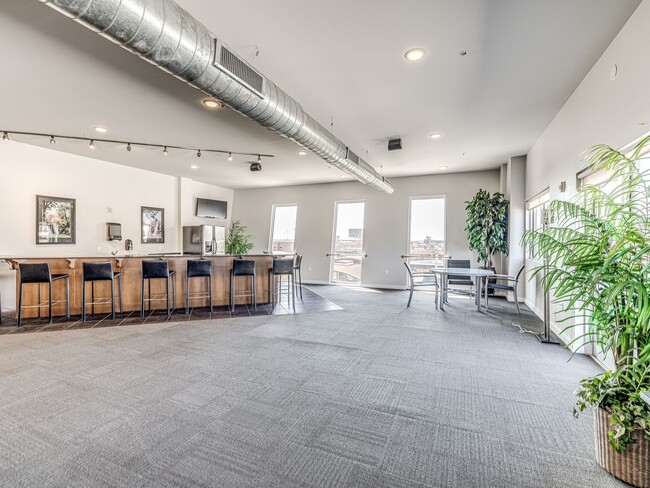 Building Photo - Military/First Responder Discount Available- 3 Bedroom/2 Bath  Downtown OKC Condo WITH 2 Covered ...