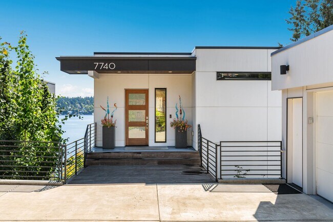 Building Photo - 7740 Seward Park Ave S