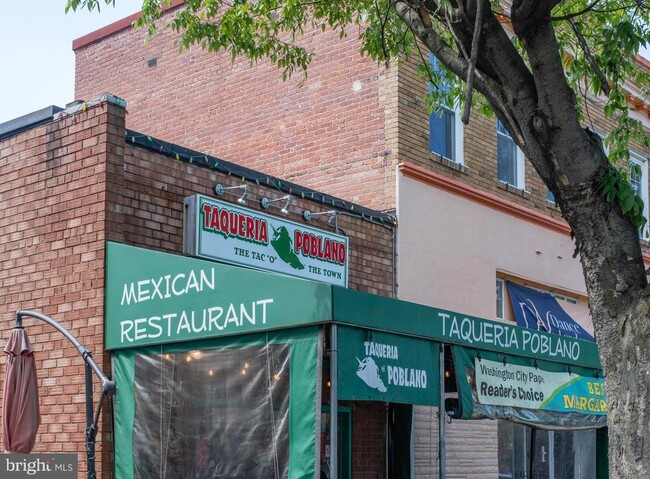 Building Photo - 432 E Luray Ave