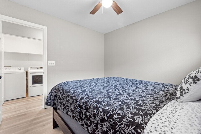 Building Photo - Cozy Furnished 3bed 3bath l Near Southern Highlands