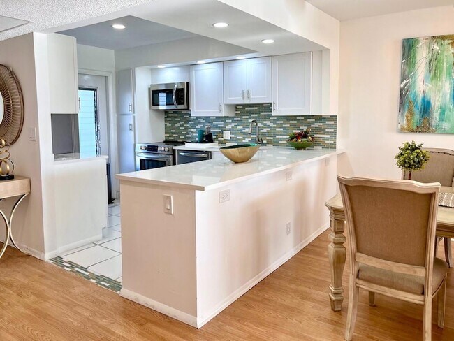 Building Photo - 3010 N Course Dr