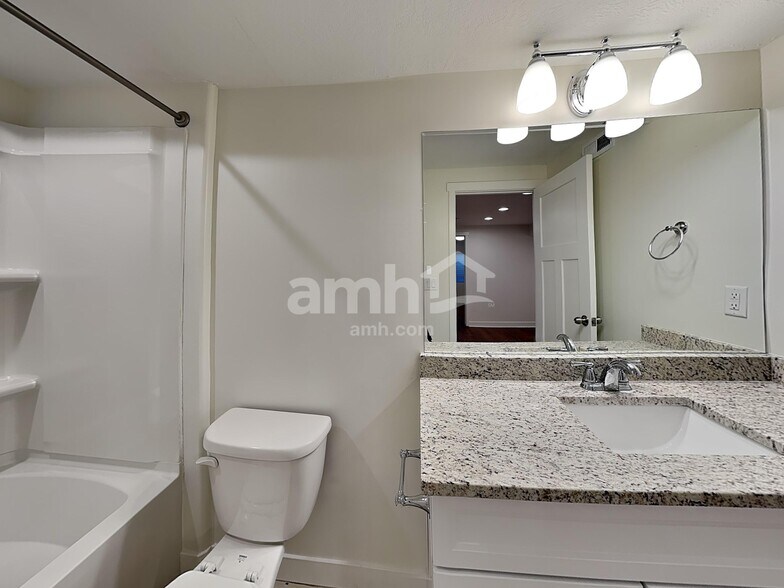 Building Photo - 602 Koins Way