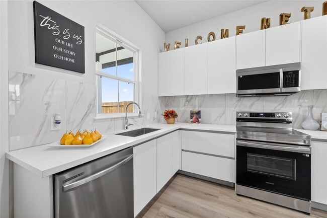 Building Photo - 6702 Metro Blvd