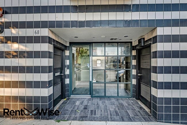 Building Photo - 68 McCoppin St