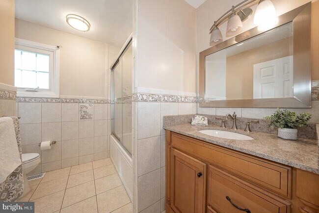 Building Photo - 1099 Armstrong Ct