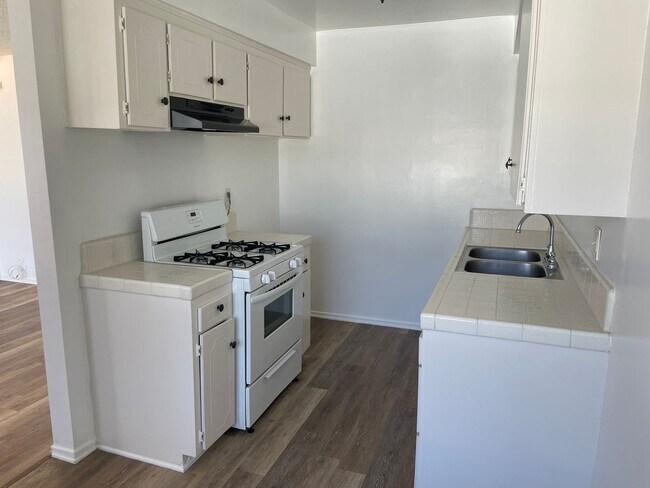 Interior Photo - Pinnacle Acacia LLC