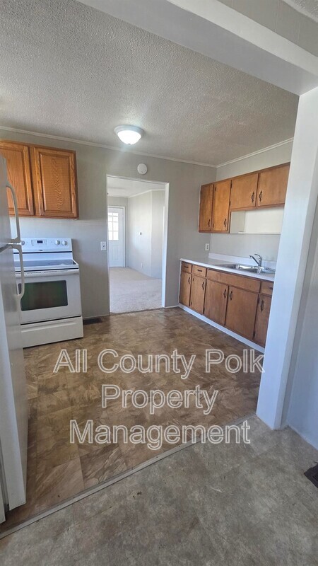 Building Photo - 2735 W 10th St