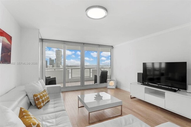 Building Photo - 1717 N Bayshore Dr