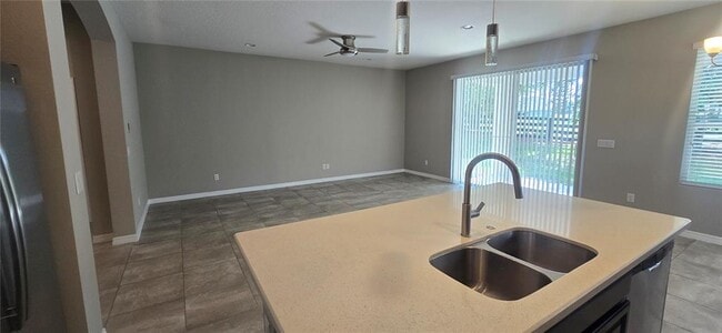 Building Photo - 7564 Bishop Square Dr