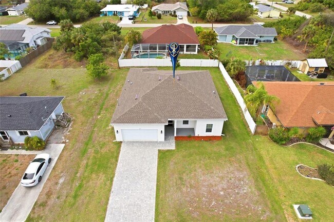 Building Photo - 870 Columbia St