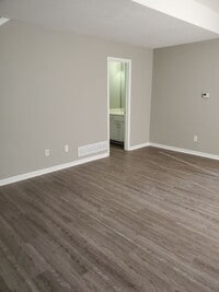 Building Photo - Oak Grove 3 bedroom 2 1/2 Bath Townhouse