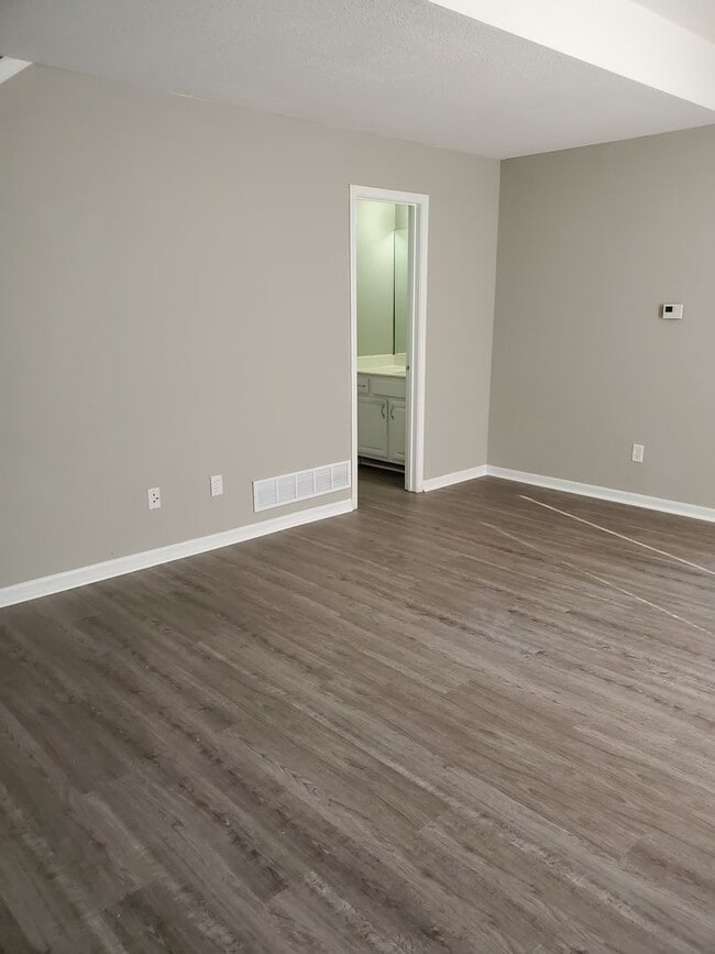 Primary Photo - Oak Grove 3 bedroom 2 1/2 Bath Townhouse