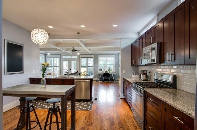 Kitchen - 925 S Douglas Ave