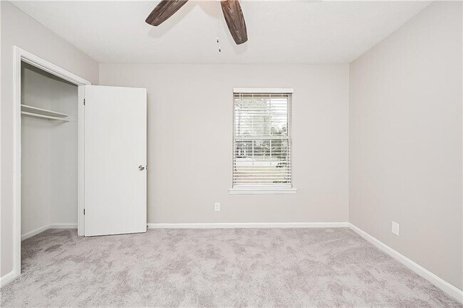 Building Photo - 8990 Sterling Ridge Ln