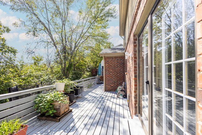 Deck - 1620 Clearview Dr