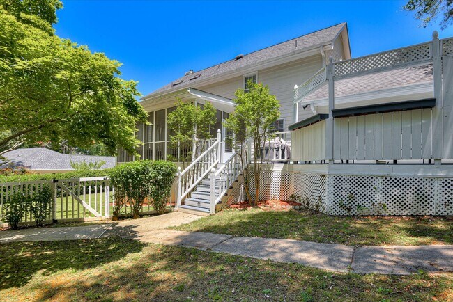 Building Photo - 869 Hickory Ridge Rd