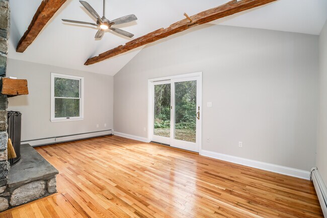 Building Photo - 85 Ironworks Hill Rd