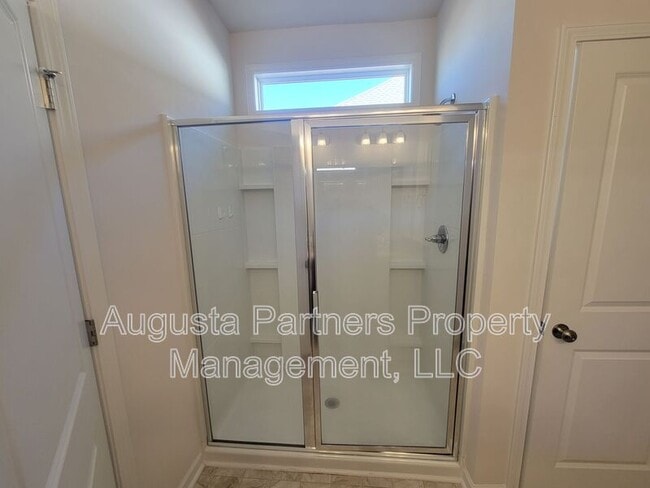 Building Photo - 166 Luxborough Ct