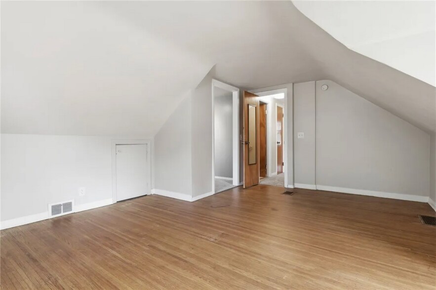 Building Photo - 27 Pleasant View Dr