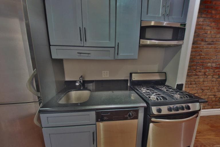 Building Photo - 330 E 35th St