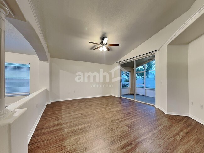 Building Photo - 197 Thornbury Dr