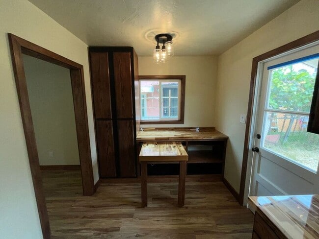 Building Photo - 567 Encinitas Ave